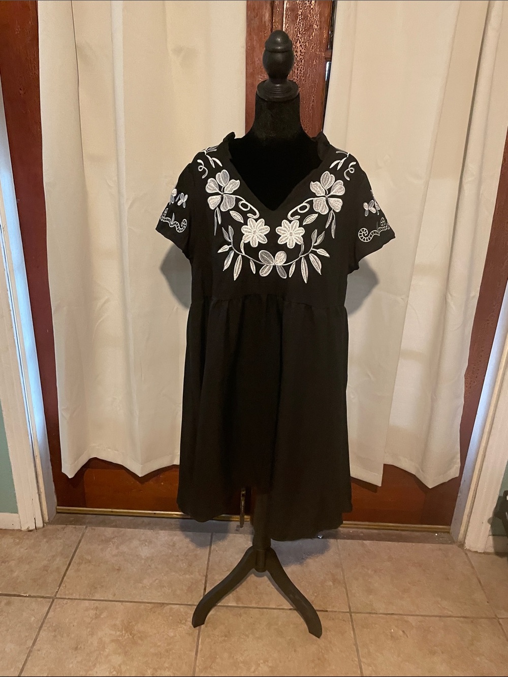 Source Unknown Black Midi Dress with White Floral Embroidery